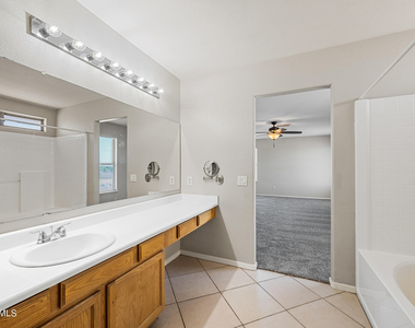 210 E Jasper Court - Photo Thumbnail 18