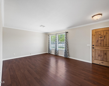 210 E Jasper Court - Photo Thumbnail 2