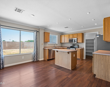 210 E Jasper Court - Photo Thumbnail 6