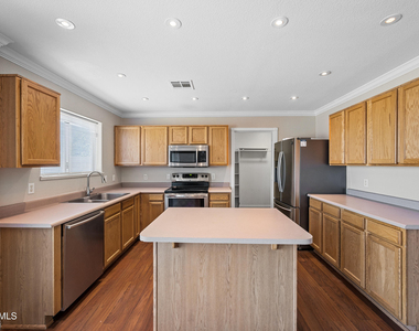 210 E Jasper Court - Photo Thumbnail 7