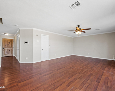 210 E Jasper Court - Photo Thumbnail 11