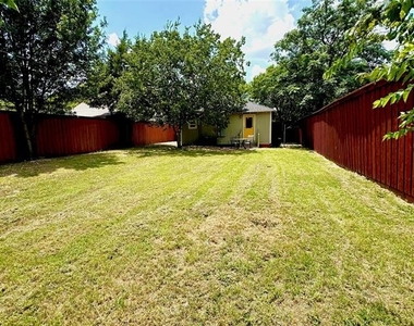 6834 Victoria Avenue - Photo Thumbnail 9