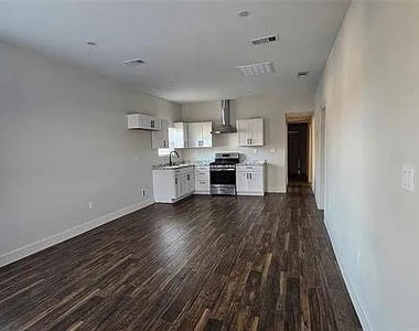 706 N Main Street - Photo Thumbnail 7