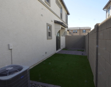1306 W Sparrow Drive - Photo Thumbnail 14
