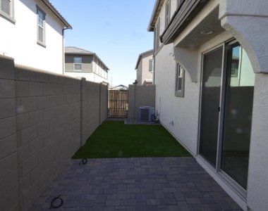 1306 W Sparrow Drive - Photo Thumbnail 13