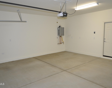 1306 W Sparrow Drive - Photo Thumbnail 17