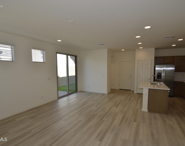 1306 W Sparrow Drive - Photo Thumbnail 1