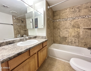 14203 N 19th Avenue - Photo Thumbnail 14