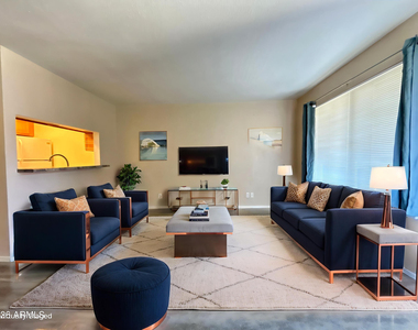 14203 N 19th Avenue - Photo Thumbnail 3