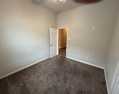 7341 Chambers Lane - Photo Thumbnail 4