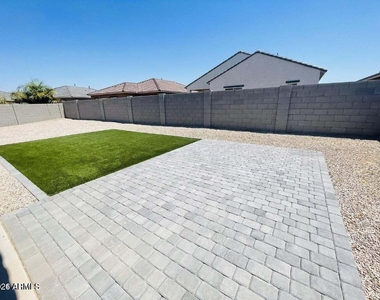 43691 W Yucca Lane - Photo Thumbnail 17