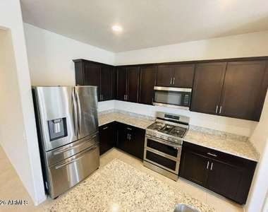 43691 W Yucca Lane - Photo Thumbnail 2