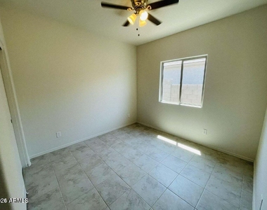 43691 W Yucca Lane - Photo Thumbnail 5