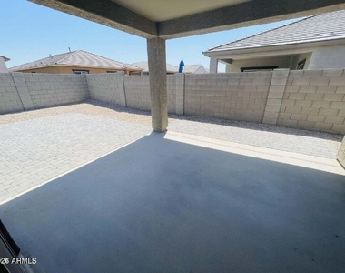 43691 W Yucca Lane - Photo Thumbnail 16
