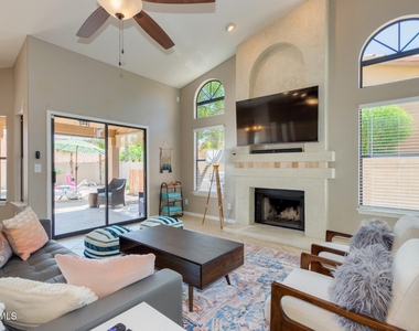 1585 W Honeysuckle Lane - Photo Thumbnail 5