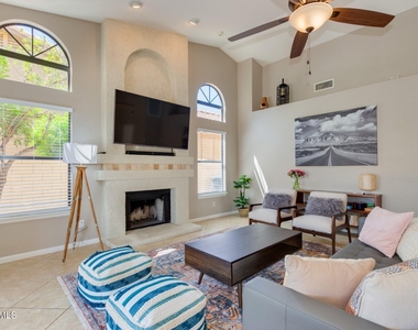 1585 W Honeysuckle Lane - Photo Thumbnail 4