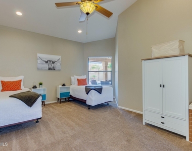 1585 W Honeysuckle Lane - Photo Thumbnail 19