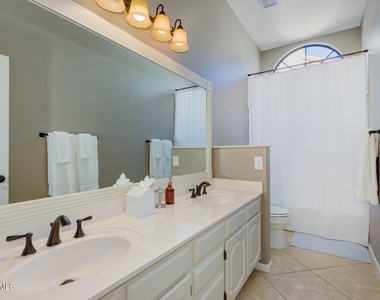 1585 W Honeysuckle Lane - Photo Thumbnail 22
