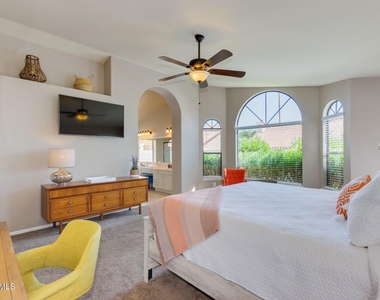 1585 W Honeysuckle Lane - Photo Thumbnail 16