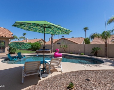 1585 W Honeysuckle Lane - Photo Thumbnail 27