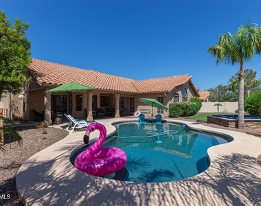 1585 W Honeysuckle Lane - Photo Thumbnail 28