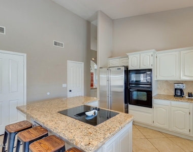 1585 W Honeysuckle Lane - Photo Thumbnail 10