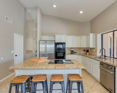 1585 W Honeysuckle Lane - Photo Thumbnail 9