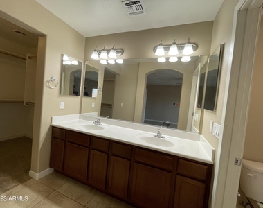 1143 E Cedar Street - Photo Thumbnail 17