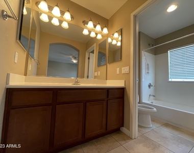 1143 E Cedar Street - Photo Thumbnail 26