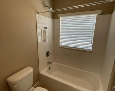 1143 E Cedar Street - Photo Thumbnail 16