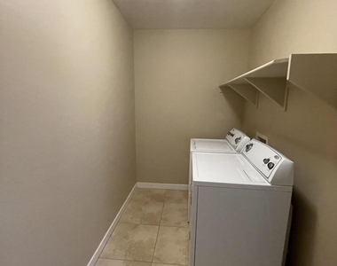 1143 E Cedar Street - Photo Thumbnail 22