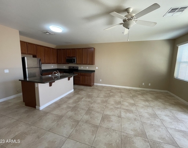 1143 E Cedar Street - Photo Thumbnail 6