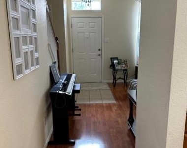 2313 Orchid Drive - Photo Thumbnail 6