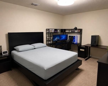 2313 Orchid Drive - Photo Thumbnail 9
