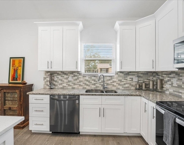 5362 Nw Akbar Terrace - Photo Thumbnail 11