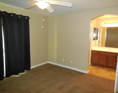 1147 E Cedar Street - Photo Thumbnail 22