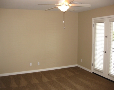1147 E Cedar Street - Photo Thumbnail 12