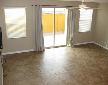1147 E Cedar Street - Photo Thumbnail 6