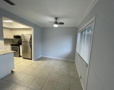 5956 Nw 21st Street - Photo Thumbnail 2
