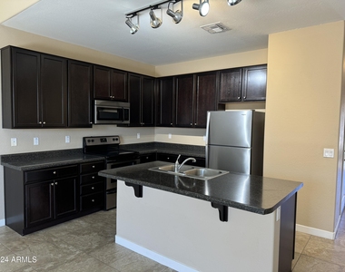 1163 E Cedar Street - Photo Thumbnail 4