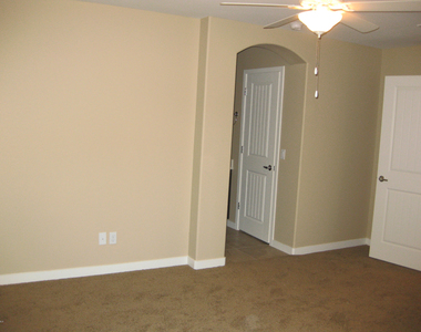 1163 E Cedar Street - Photo Thumbnail 10