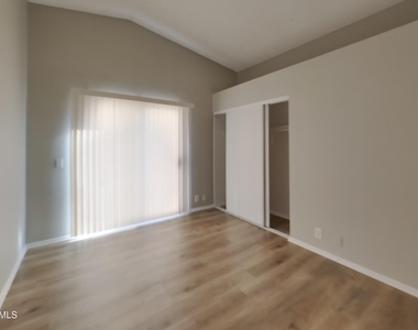 14239 N 50th Drive - Photo Thumbnail 10