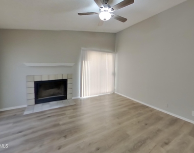 14239 N 50th Drive - Photo Thumbnail 1