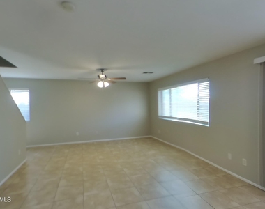 42065 W Sunland Drive - Photo Thumbnail 1