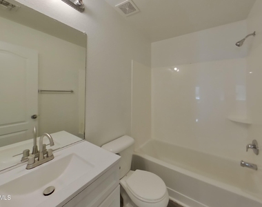 42065 W Sunland Drive - Photo Thumbnail 12