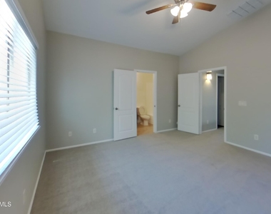 42065 W Sunland Drive - Photo Thumbnail 6