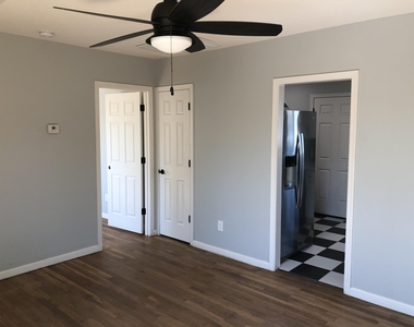 725 E Moreland Street - Photo Thumbnail 7