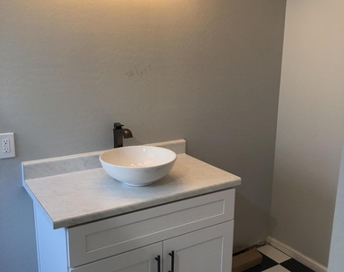 725 E Moreland Street - Photo Thumbnail 13