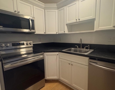 5861 Nw 16th Place - Photo Thumbnail 2