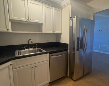 5861 Nw 16th Place - Photo Thumbnail 3